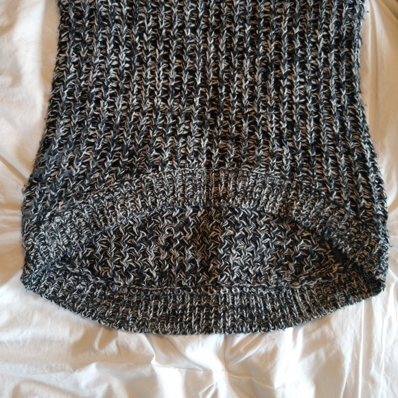 Sweater - Picture 2 of 5